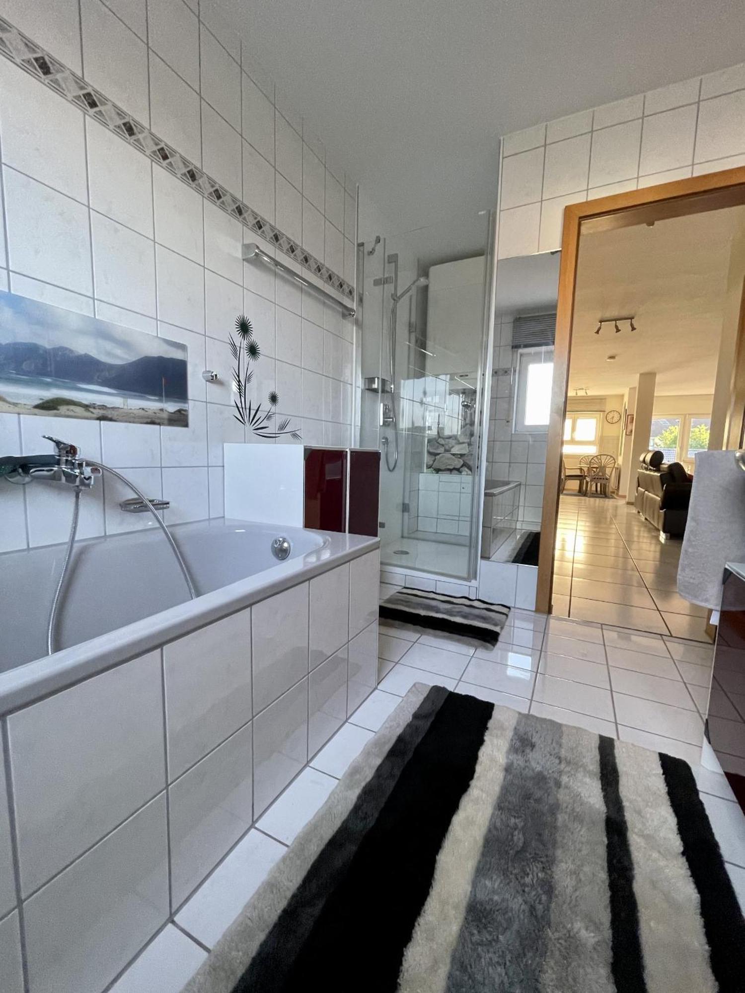 Grosszuegige Und Romantische Wellnessoase Mit Privater Sauna In Ruhiger Lage Apartment Karlsbad Ngoại thất bức ảnh